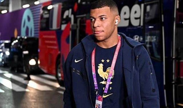 华体会官网-【世界杯】姆巴佩造2球 吉鲁中柱 法国2比0连进决赛