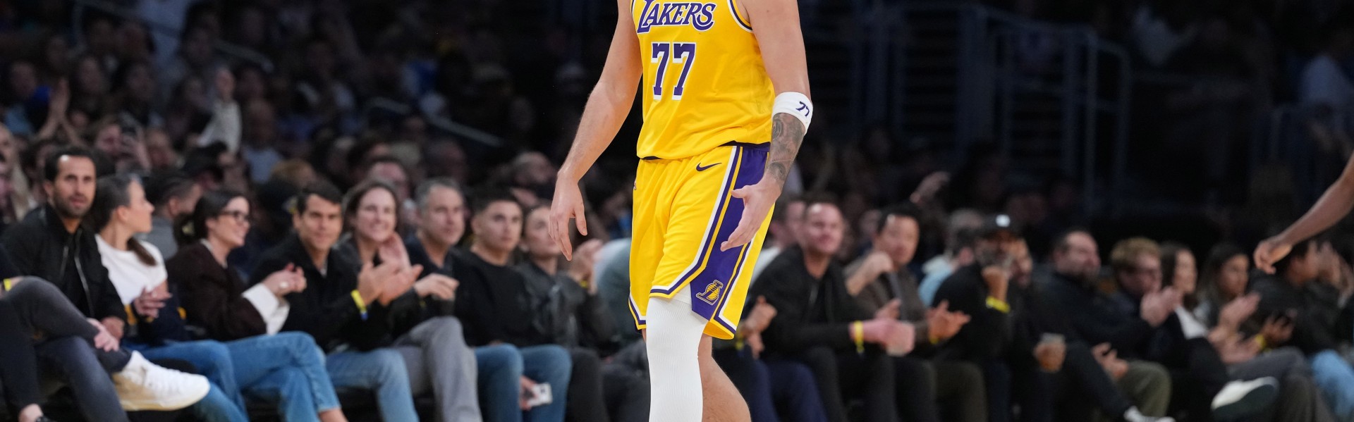 华体会官网入口-东契奇：我还从未打过八连客 首战的胜利能提升我们的凝聚力