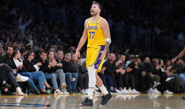 华体会官网入口-东契奇：我还从未打过八连客 首战的胜利能提升我们的凝聚力