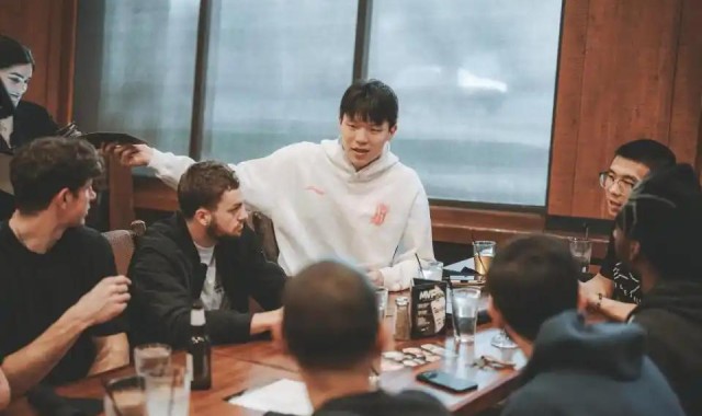 小杨新消息！无缘G联赛最佳阵容，请队友吃大餐，还有一重磅喜讯