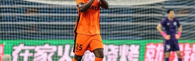 国足的遗憾？奥斯卡首秀造2球复刻水爷招牌动作