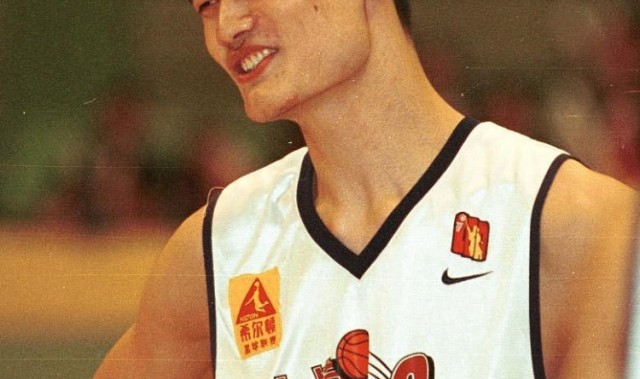 记者：上海将举办俱乐部成立30周年活动 李秋平、姚明出席仪式