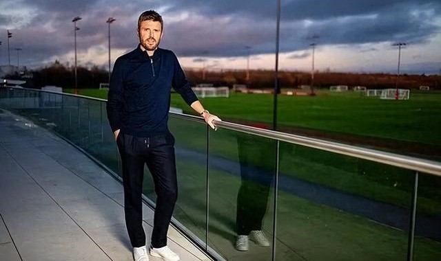 弗爵爷力荐+更衣室力挺，卡里克时隔5年再次“救火”曼联|索尔斯克亚|米堡|弗格森|主帅|教练_新浪体育_新浪新闻