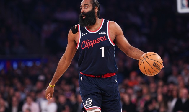 华体会官网-老A8的魅力！哈登末节+加时1V1爆砍16分 球星&amp;替补齐发威冲到西10