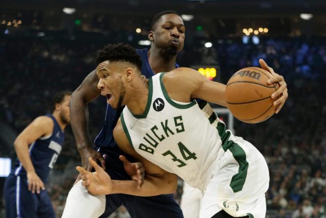 1649057561236096453.jpg Giannis-220403-scaled-e1649036615295-1024x684.jpg